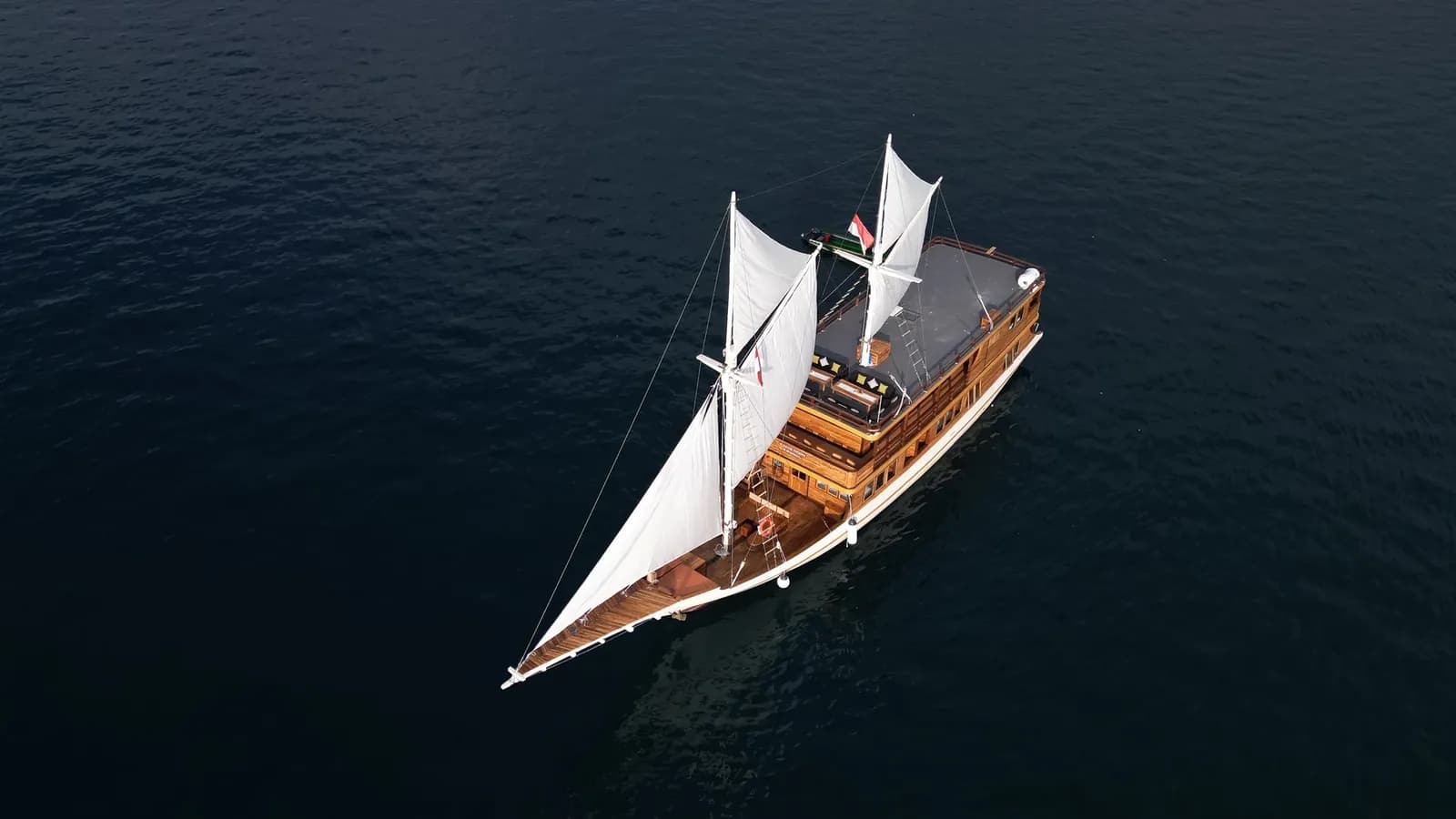 Privatcharter – Sundari Voyages - Phinisi-Bootstour Komodo Labuan Bajo