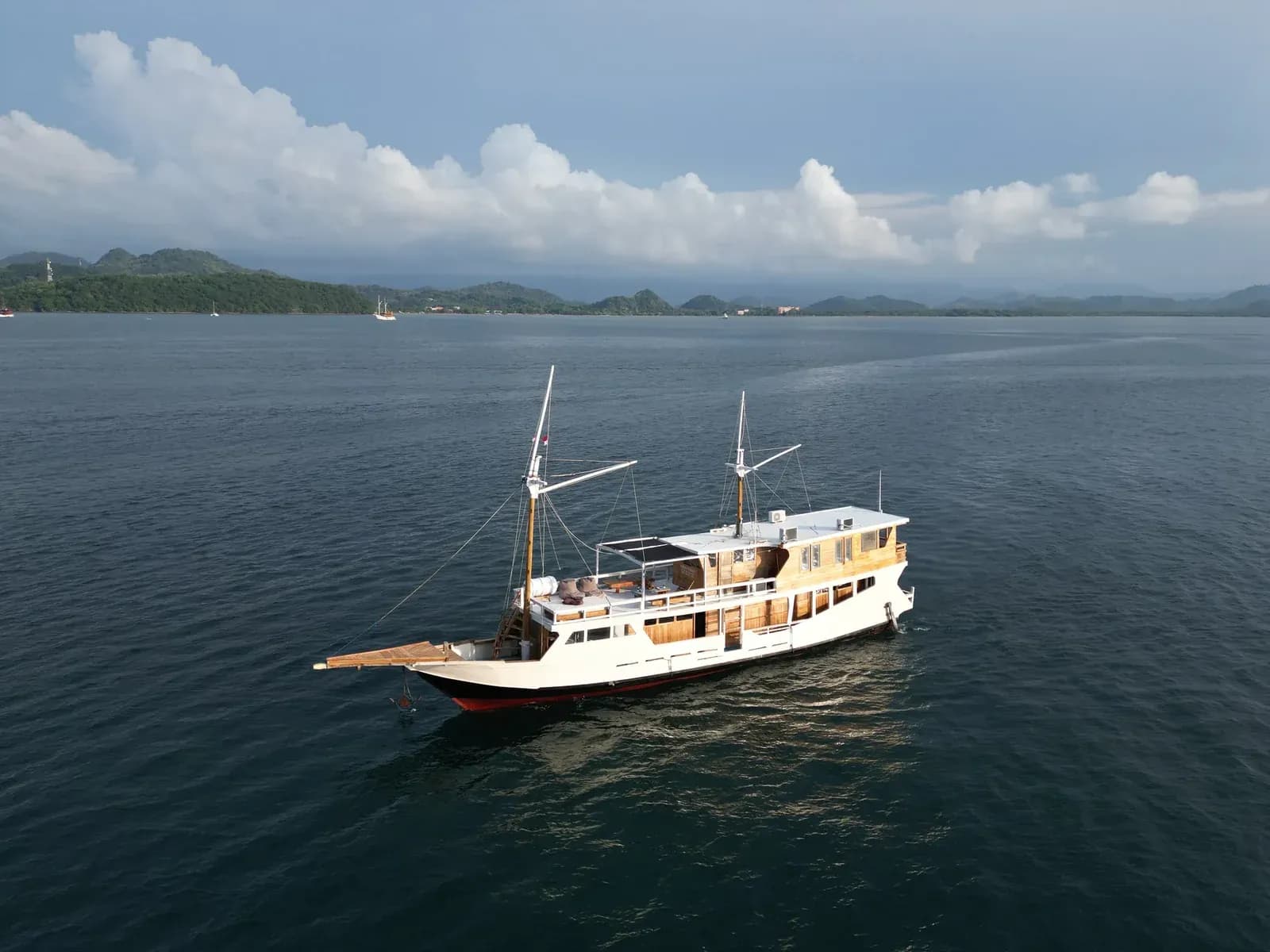 Privatcharter – Velora - Privatcharter – Velora - Full Day Tour Komodo