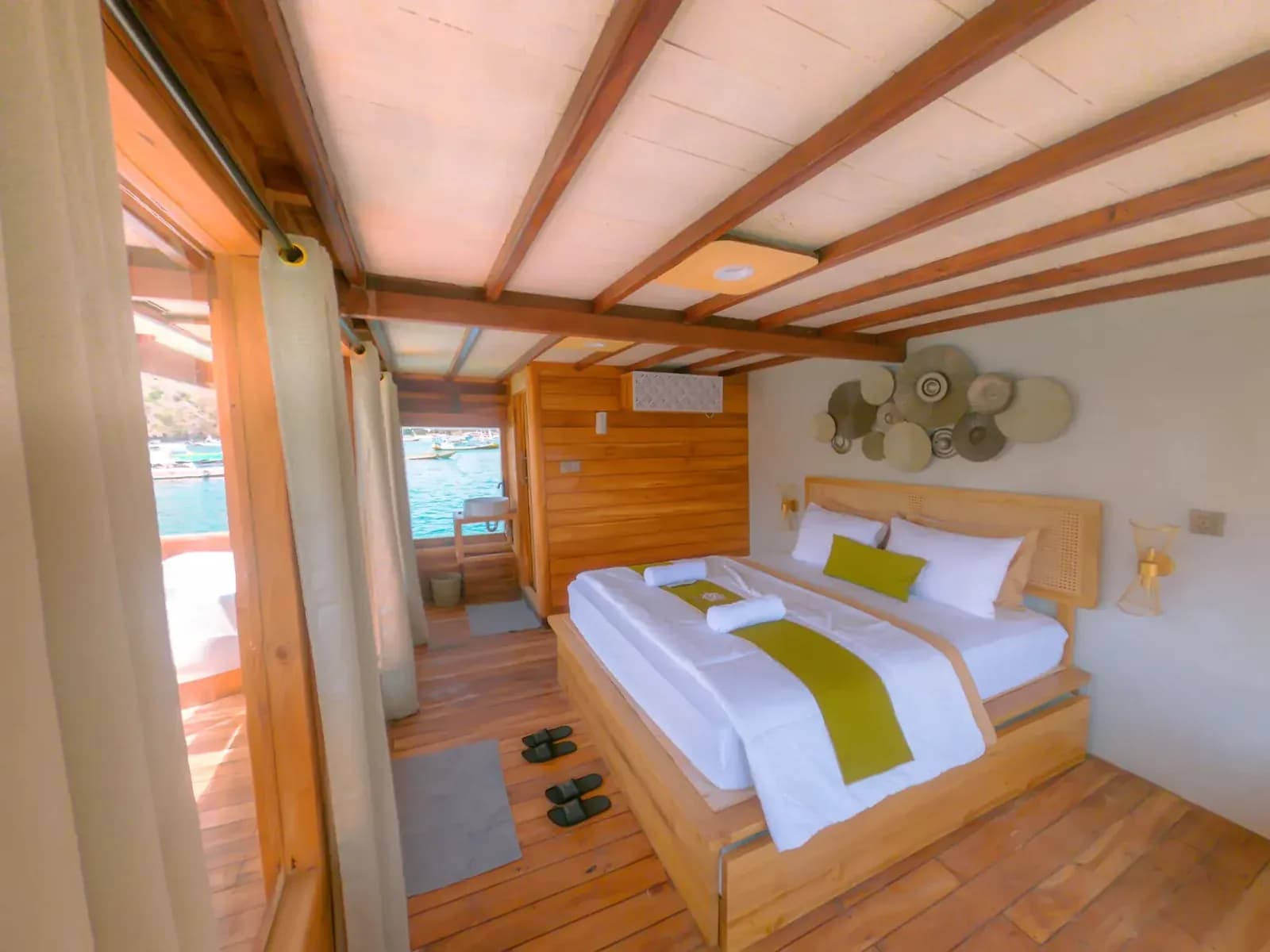 Royal Suite Cabin - Kabin Kapal Phinisi Komodo Labuan Bajo