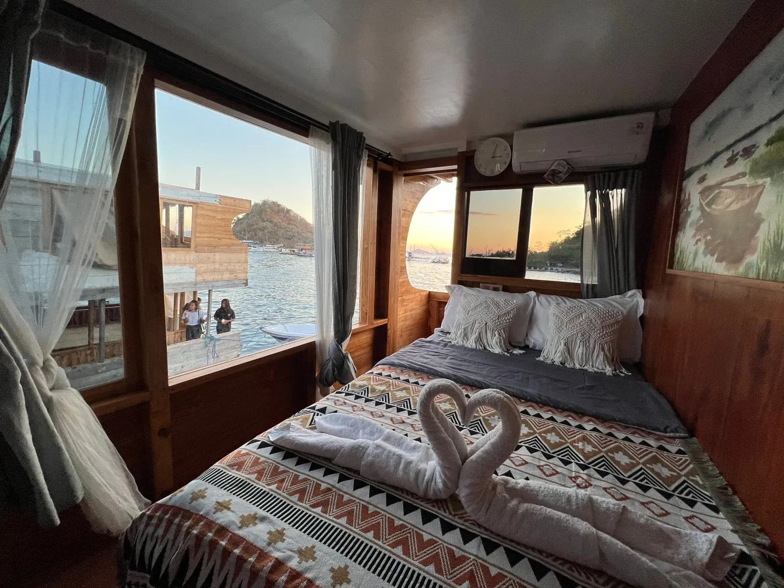 Semeru Cabin - Kabin Kapal Phinisi Komodo Labuan Bajo