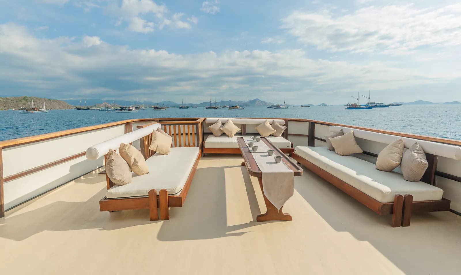 Charter Privé – Sora - Charter Privé – Sora - Adventure, Nature, Sailing Tour