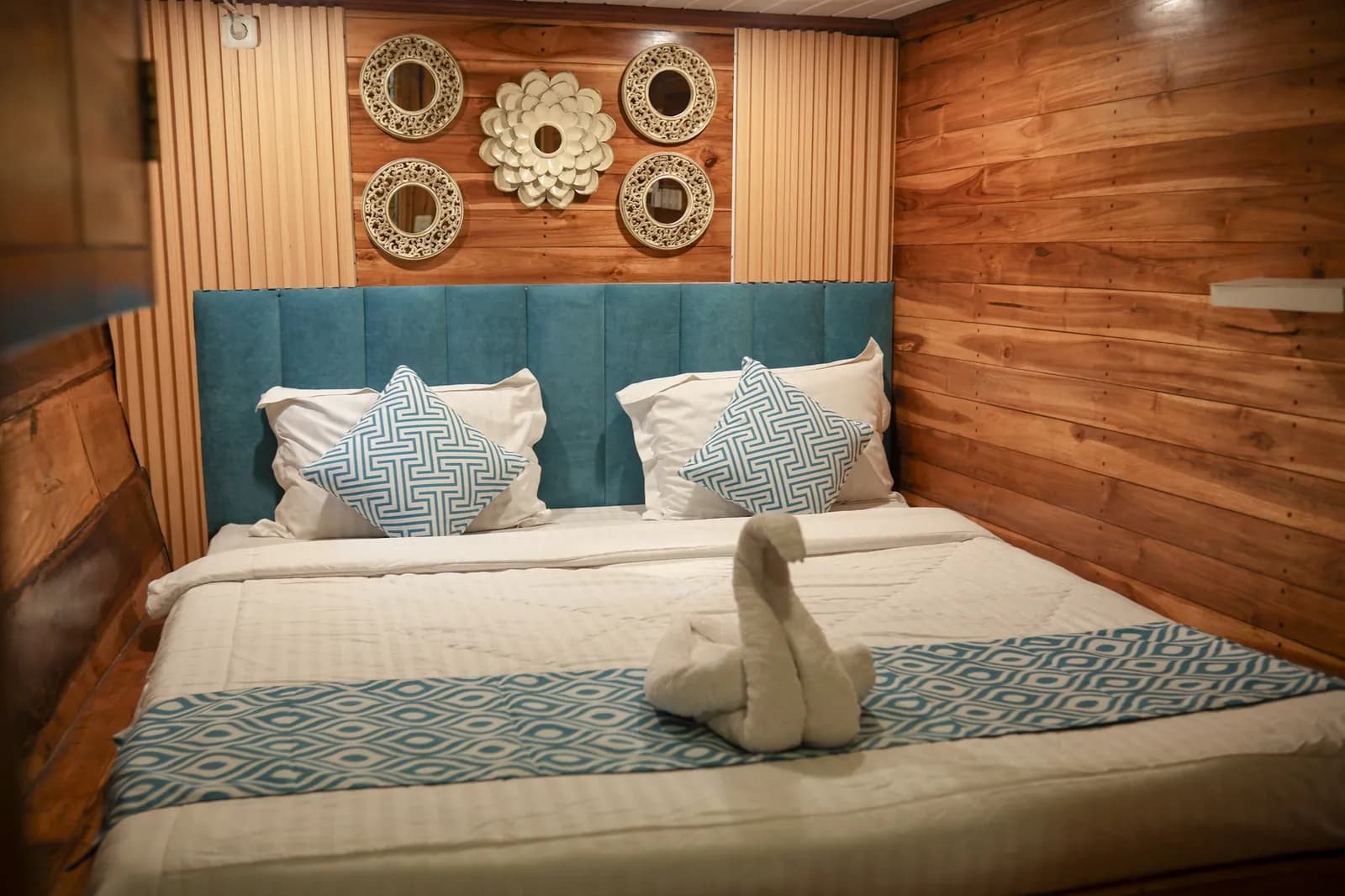 Superior Cabin 1 - Каюта на лодке Пиниси Комодо Лабуан-Баджо