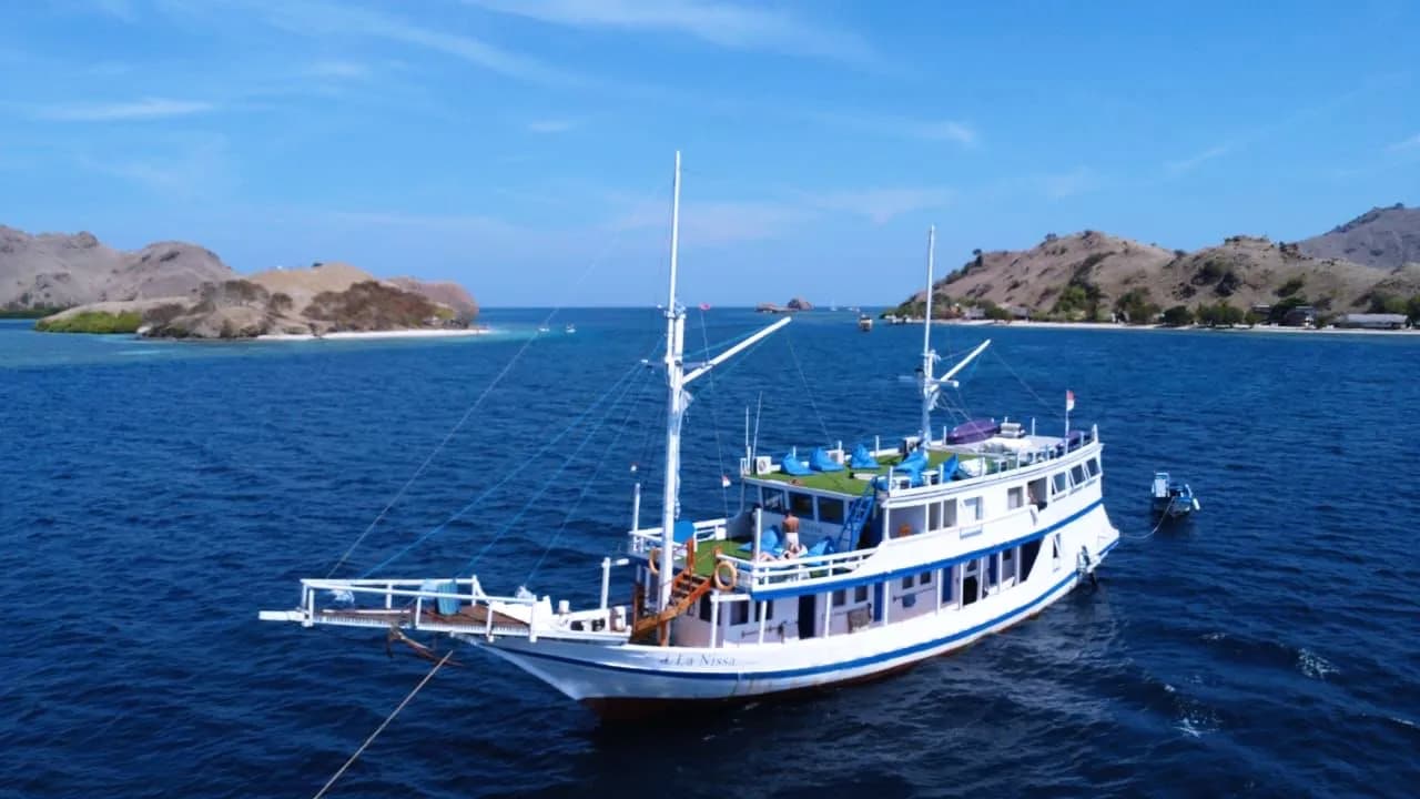 Tour Komodo 3D2N - La Nissa Phinisi - Tour Komodo 3D2N - La Nissa Phinisi - Full Day Tour Komodo