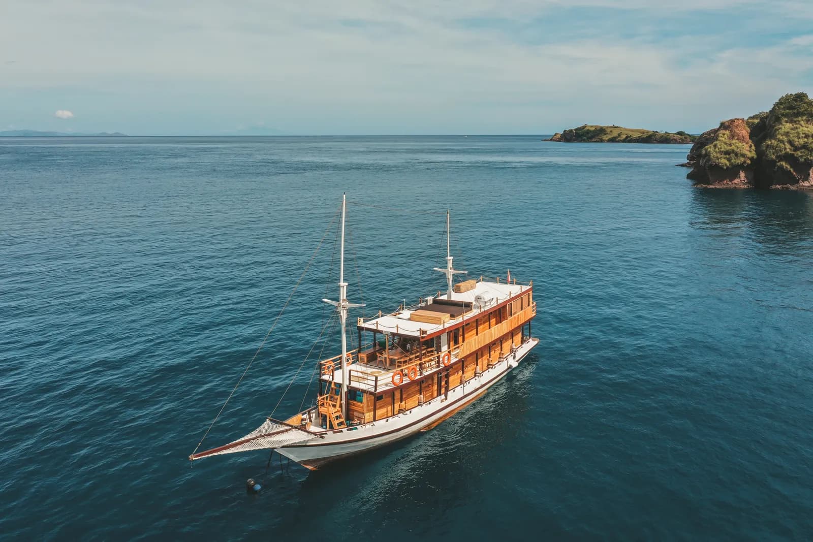 科莫多之旅3天2夜 — Komodo Tour 3D2N - Papiton Duwa 尊享帆船 - 科莫多拉布安巴焦帆船游