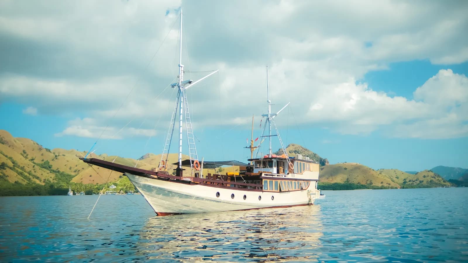 Tour Komodo 3J2N - Al Fathran Phinisi - Circuit en bateau Phinisi Komodo Labuan Bajo