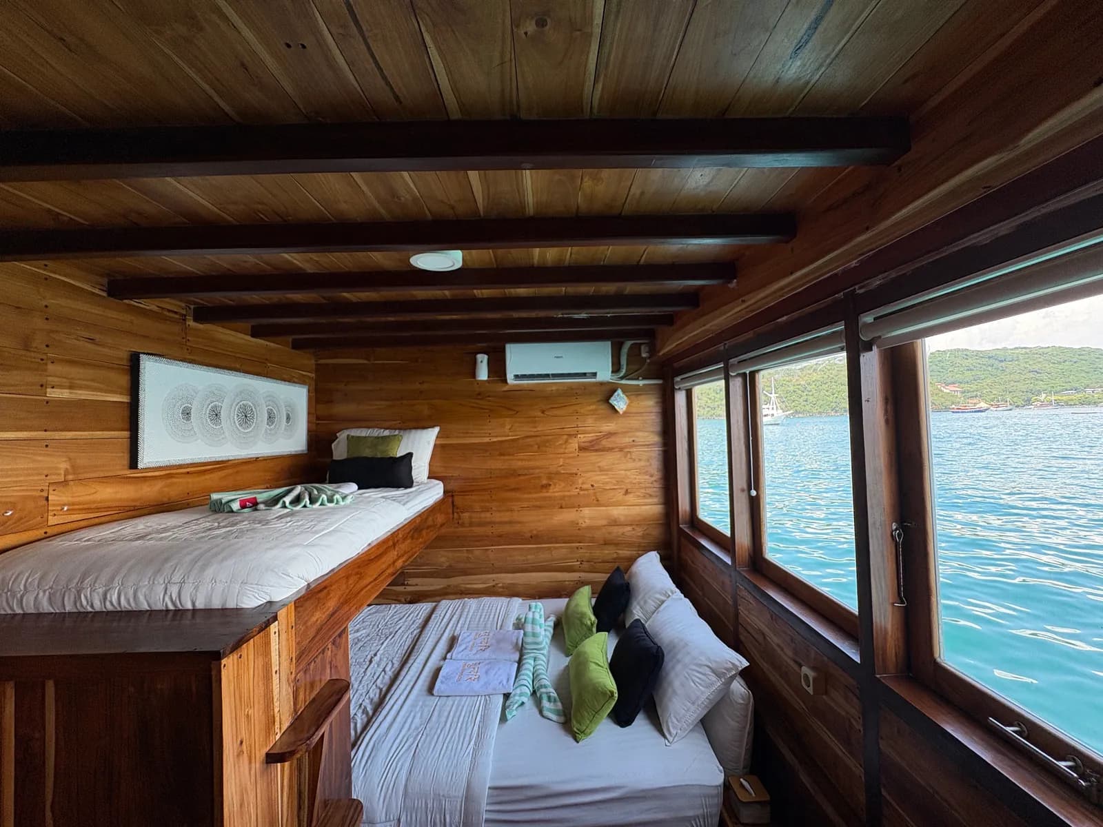 Family Cabin - Kabin Kapal Phinisi Komodo Labuan Bajo