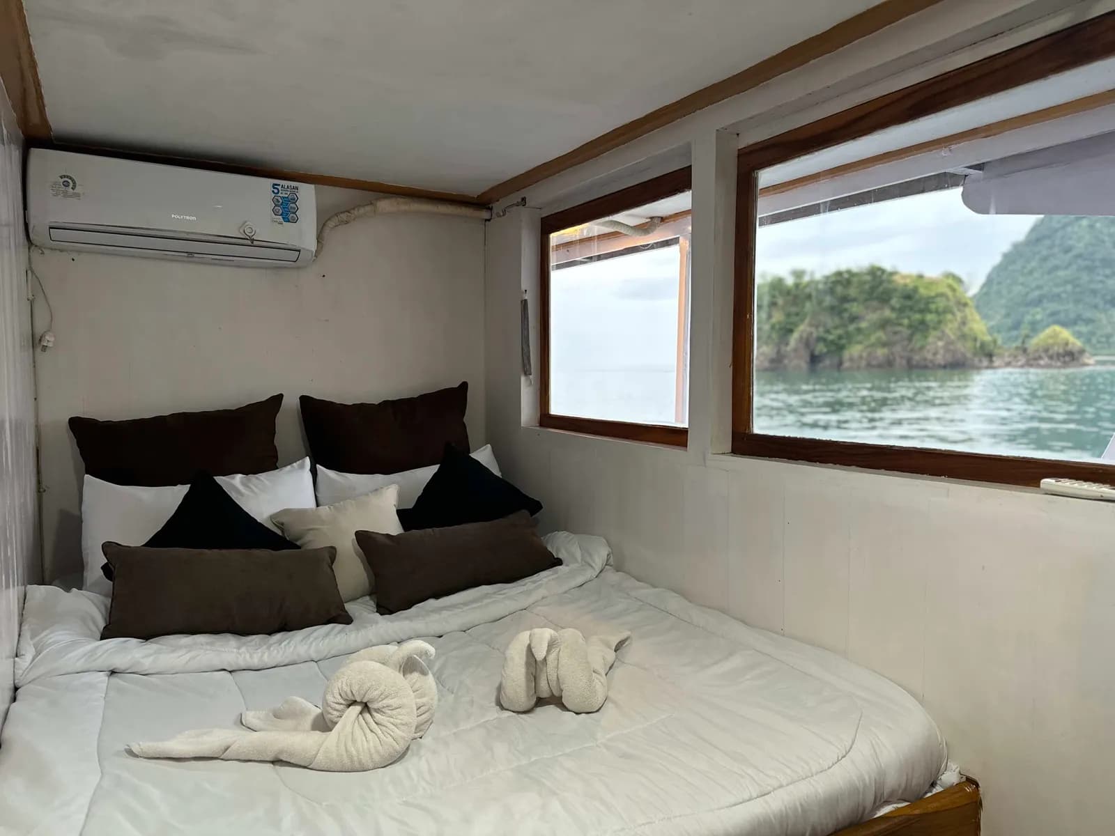 Superior Cabin - Camarote del barco Phinisi Komodo Labuan Bajo