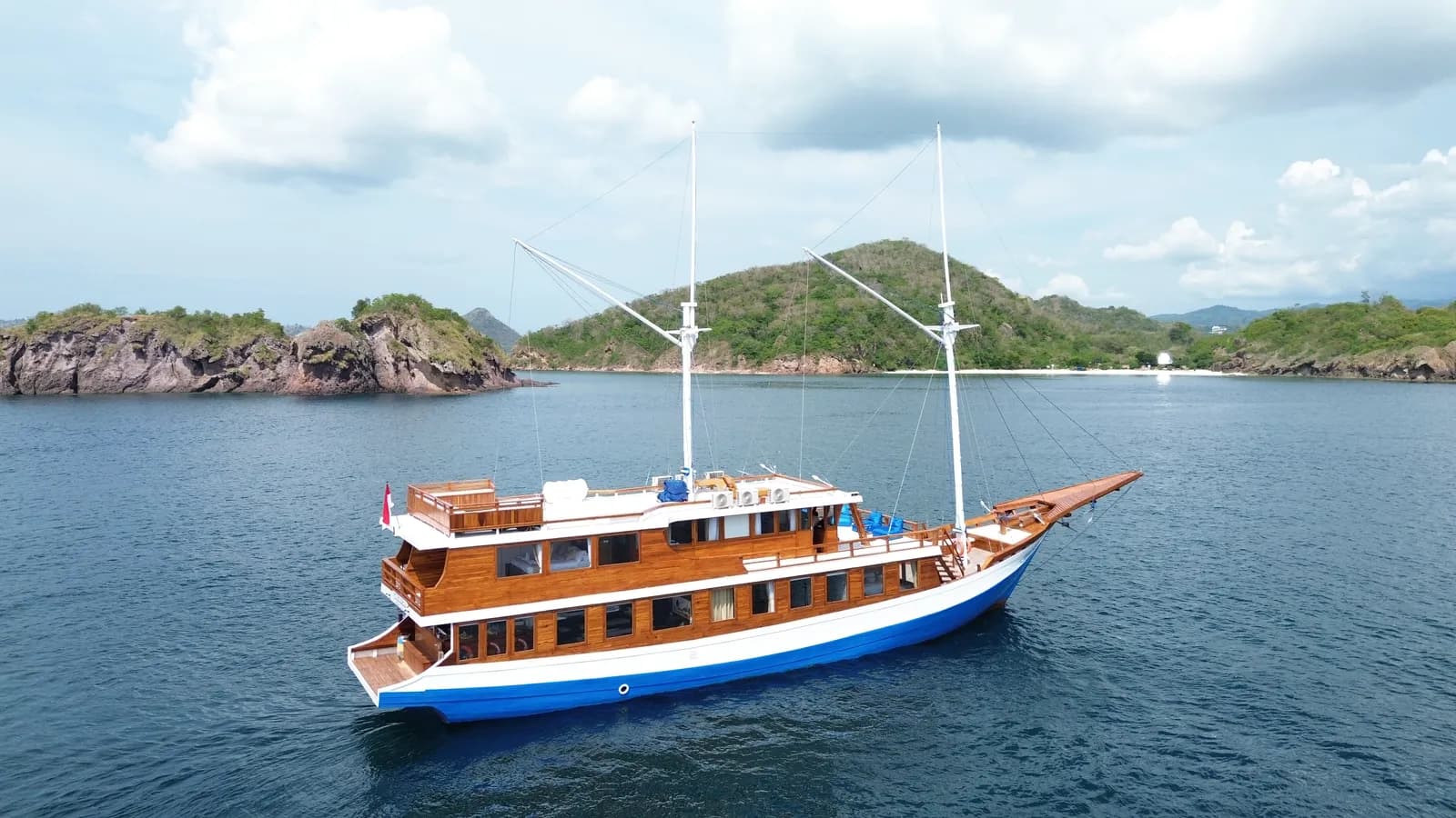 Sewa Privat – Arfisyana 2 - Paket Wisata Komodo Labuan Bajo Phinisi Boat Tour