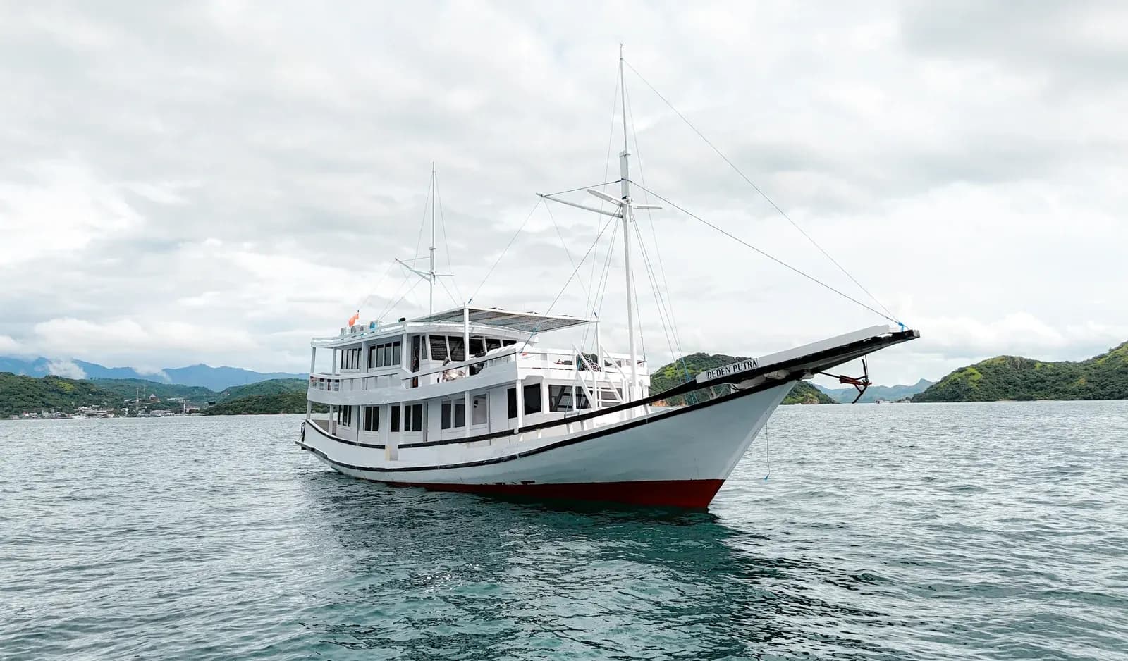 Chárter Privado – Deden Putra - Chárter Privado – Deden Putra - Full Day Tour Komodo