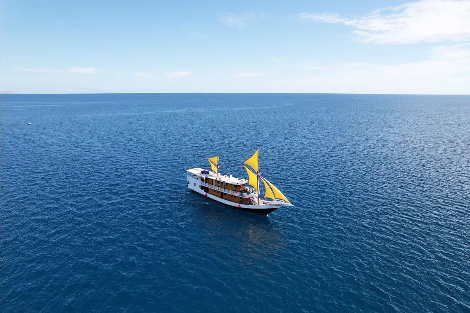 Sewa Privat – Dinara - Sewa Privat – Dinara - Full Day Tour Komodo