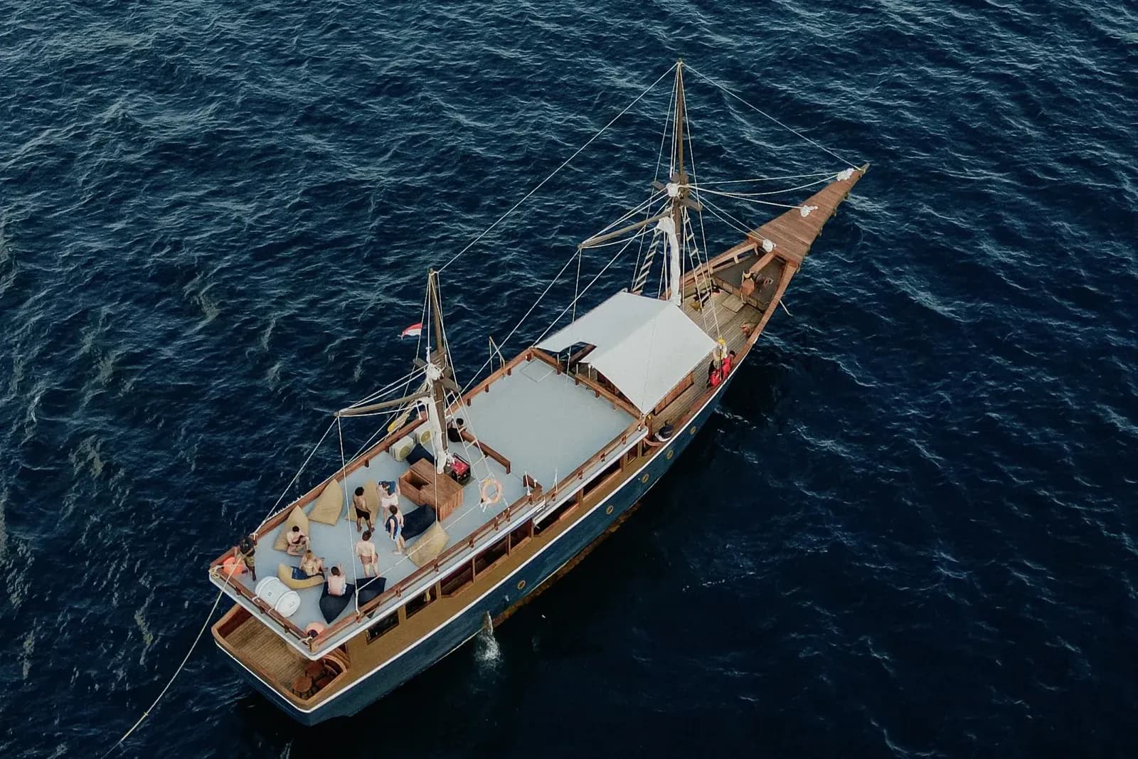 Charter Privé – Em Ocean - Charter Privé – Em Ocean - Full Day Tour Komodo