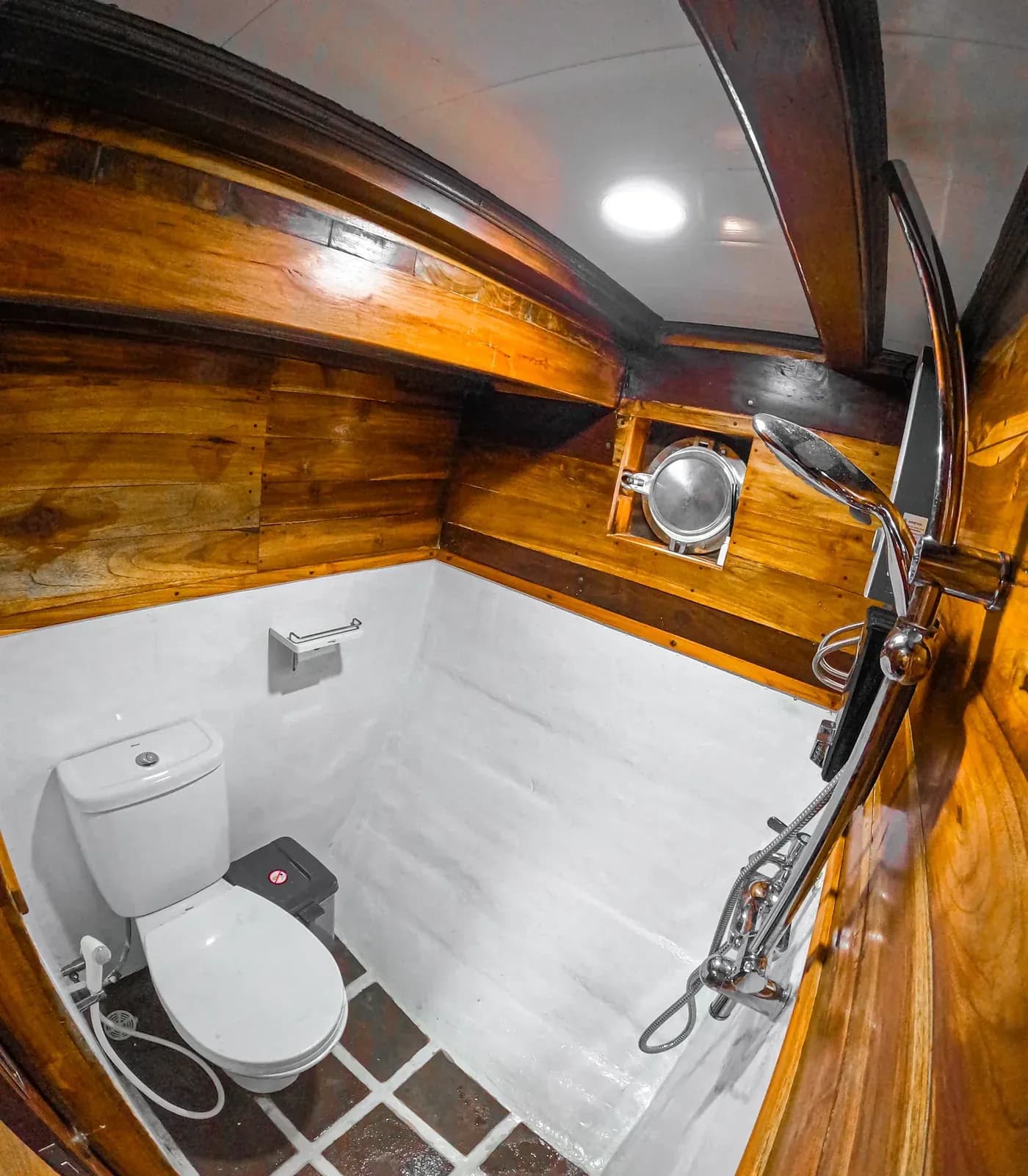 Lagoon Cabin - Cabine du bateau Phinisi Komodo Labuan Bajo