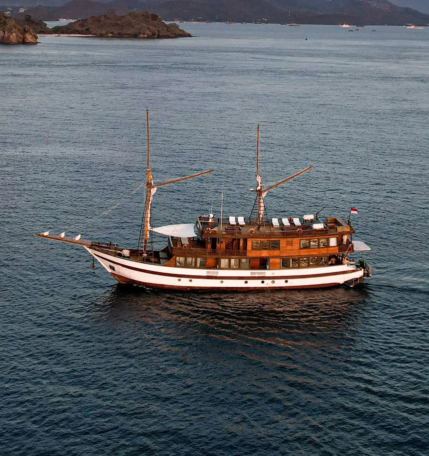 Charter Privé – Neptune - Charter Privé – Neptune - Full Day Tour Komodo