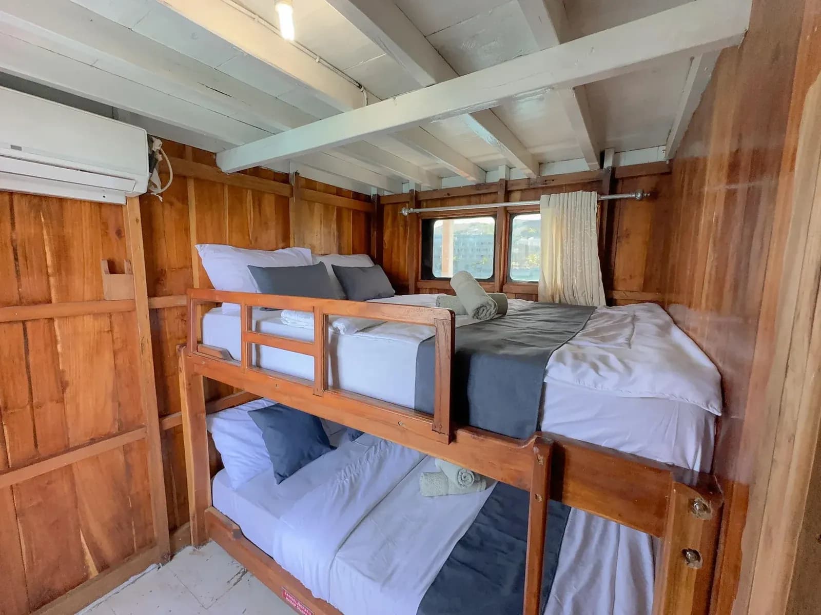 Shared Cabin 1 - Komodo Labuan Bajo Phinisi Boat Cabin