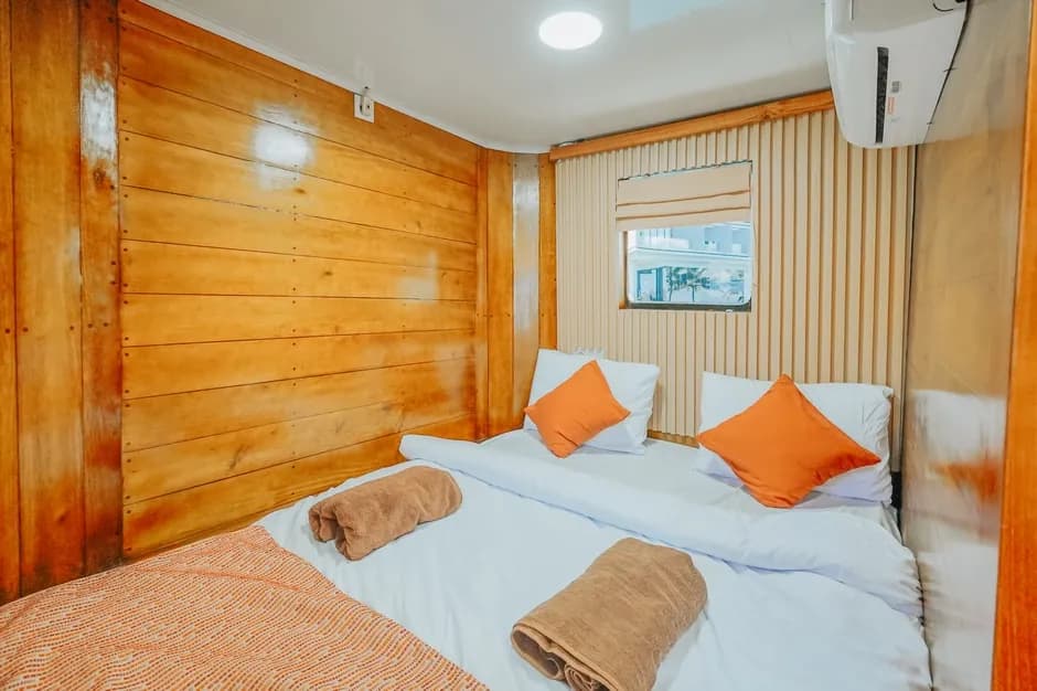 Superior Cabin 1 - Kabin Kapal Phinisi Komodo Labuan Bajo
