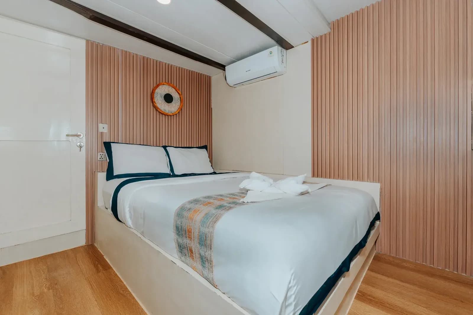Adonara Cabin - Cabine du bateau Phinisi Komodo Labuan Bajo