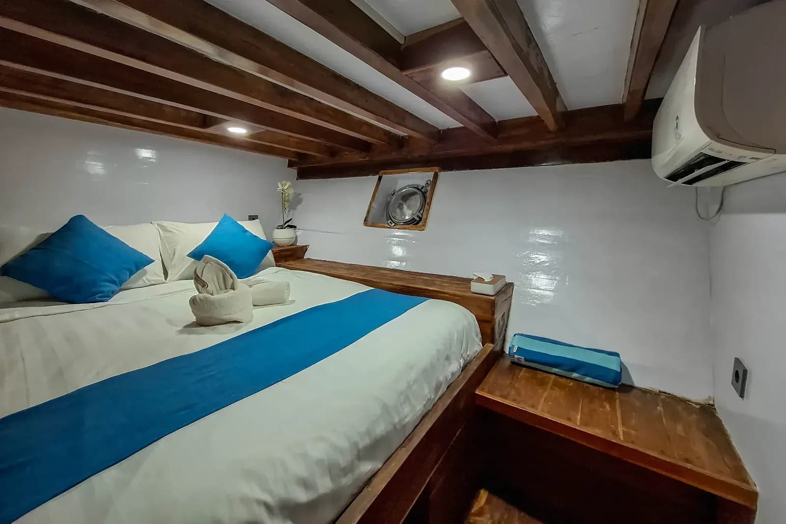 Superior Cabin - Cabine du bateau Phinisi Komodo Labuan Bajo